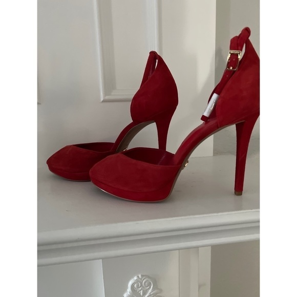 MICHAEL KORS RED PEEP TOE SUEDE HEELS - Picture 5 of 7